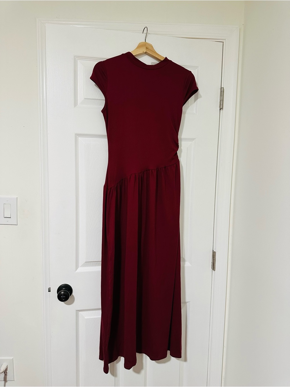 Women’s Burgundy Short-Sleeve Maxi Dress